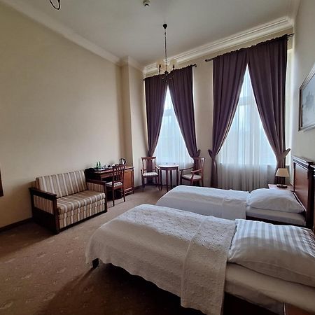 Zespol Palacowo-Parkowy W Ostromecku Ostromecko Exteriör bild
