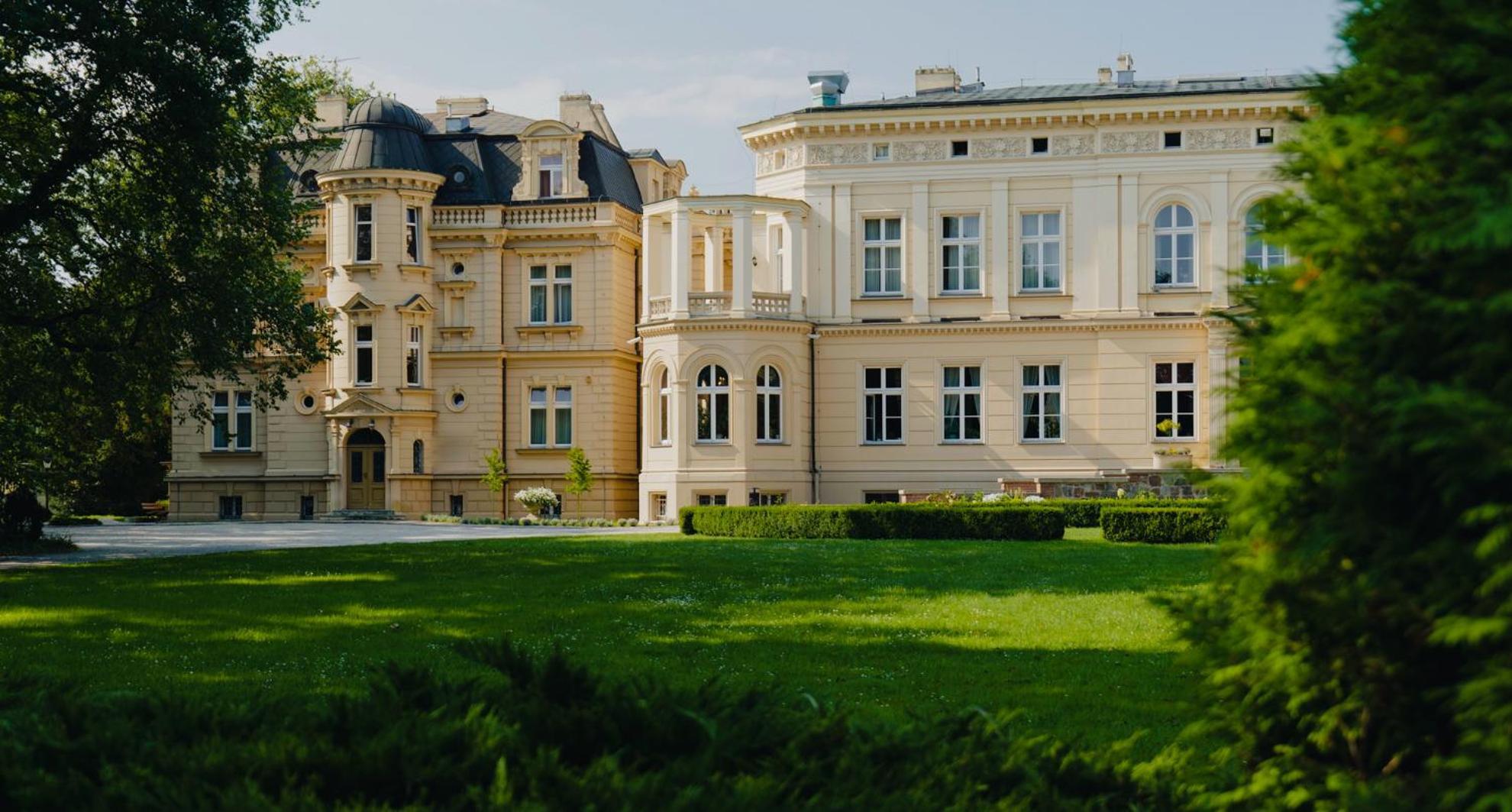 Zespol Palacowo-Parkowy W Ostromecku Ostromecko Exteriör bild