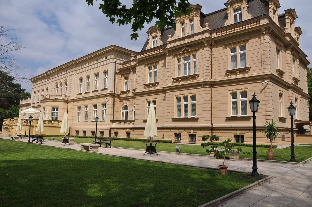 Zespol Palacowo-Parkowy W Ostromecku Ostromecko Exteriör bild